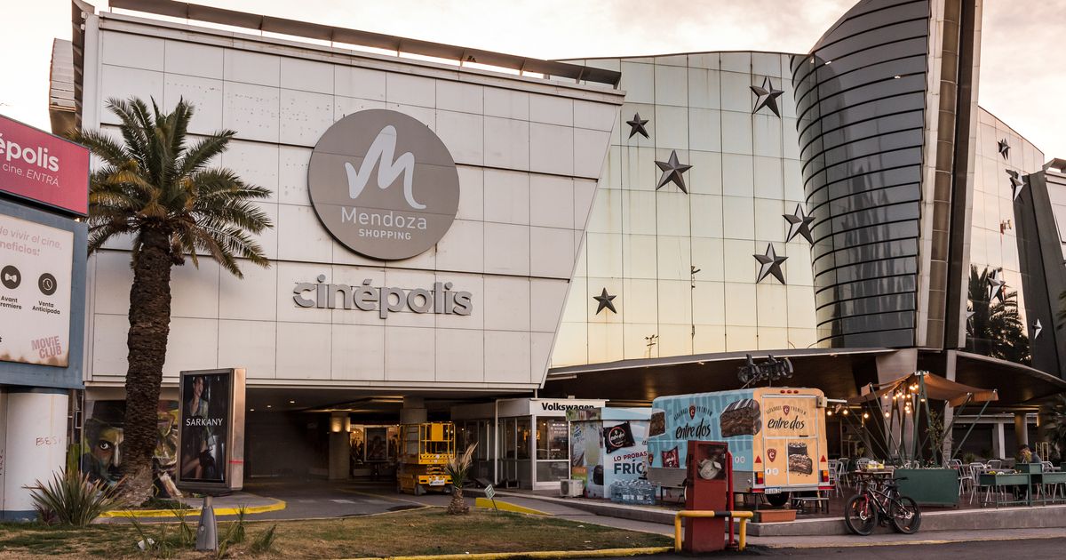 Apu Alaron A Un Menor Durante Una Ri A En El Mendoza Shopping