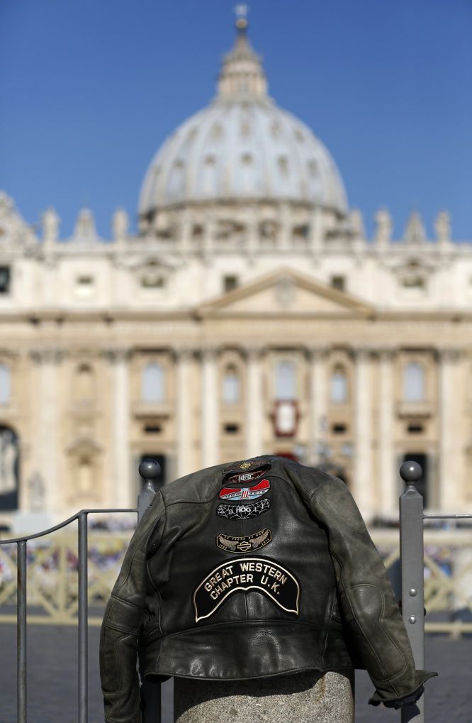 El Papa da la bendición a las Harley
