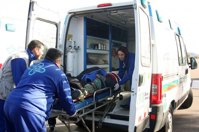 simulacro incendio, camión combustible, contaminante, accidente, traje especial, bomberos, fuego, catastrofe