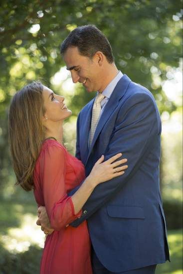 Los príncipes de Asturias, en un gesto cariñoso.