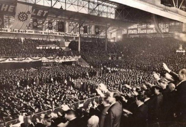 Encuentro nazi en el Luna III