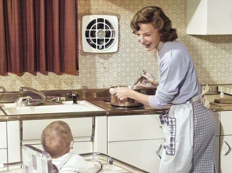 Las imposiciones históricas a las madres: criar y llevar una casa adelante sin cansarse ni quejarse.