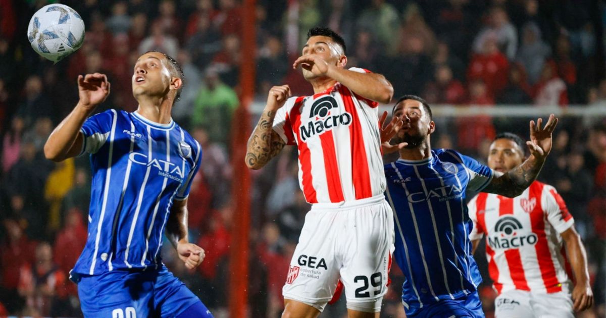 Godoy Cruz derrotó a Instituto en Córdoba y es más líder que nunca