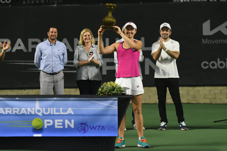 La Peque Nadia Podoroska sumó otro trofeo a sus vitrinas.