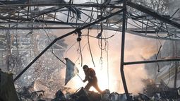 Rusia bombardea Ucrania: 19 muertos y una escalada de terror en pleno día