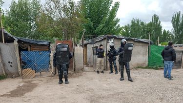 Sitio Andino | Allanamiento policia asentamiento