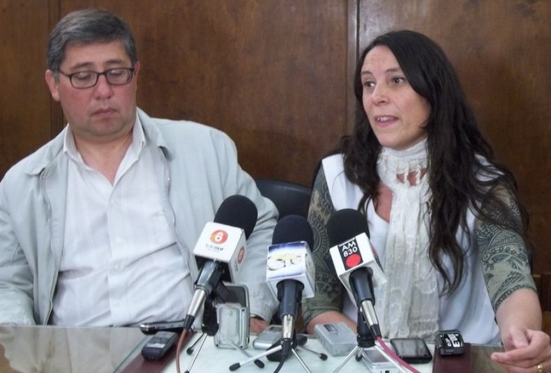 Jorge Pizarro, director Municipal de Discapacidad y Daniela Rombolí, directora Escuela IRIS