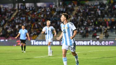 En un partidazo, Argentina empató con Uruguay y cerró su zona como líder En un partidazo, Argentina empató con Uruguay y cerró su zona como líder