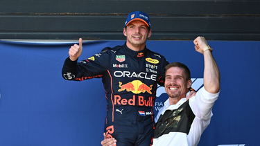 Verstappen vuelve a ganar y se acerca al título.