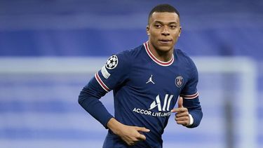 en el psg son optimistas para que mbappe siga en el club otros dos anos