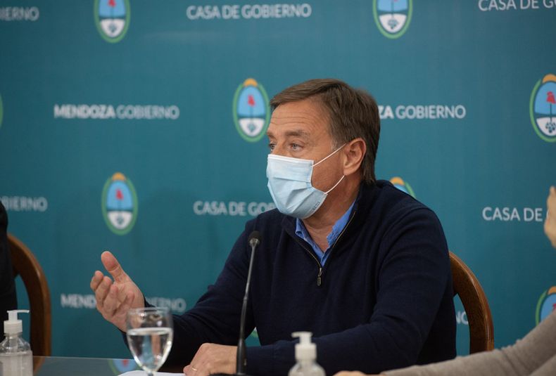 Rodolfo Suarez y el vicegobernador, Mario Abed, junto a los ministros de Economía y Energía, Enrique Vaquié y de Turismo y Cultura, Marina Juri presentaron el programa Mendoza Activa