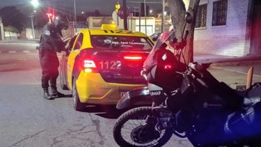 Más de 100 taxis fueron controlados por la Policía de Mendoza.&nbsp;