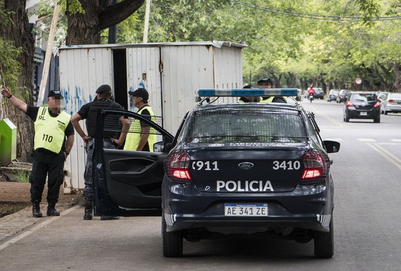 asalto robo recaudacion venta de entradas, la lepra, independiente de rivadavia, barras