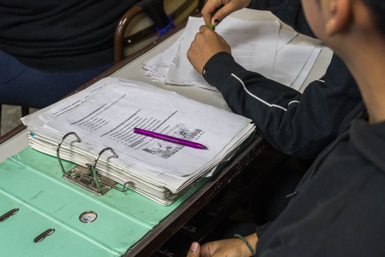 Los estudiantes se preparan para las pruebas PISA.