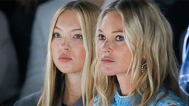 Kate Moss y su hija Lila deslumbran en España con su increíble parecido.