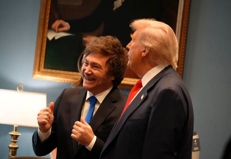 Javier Milei junto a Donald Trump.