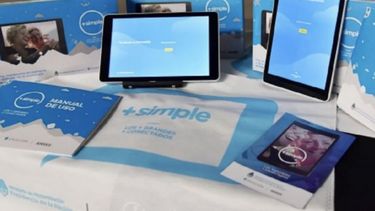 Trabajadores en blanco acceden a las tablets gratis de Enacom con un requisito