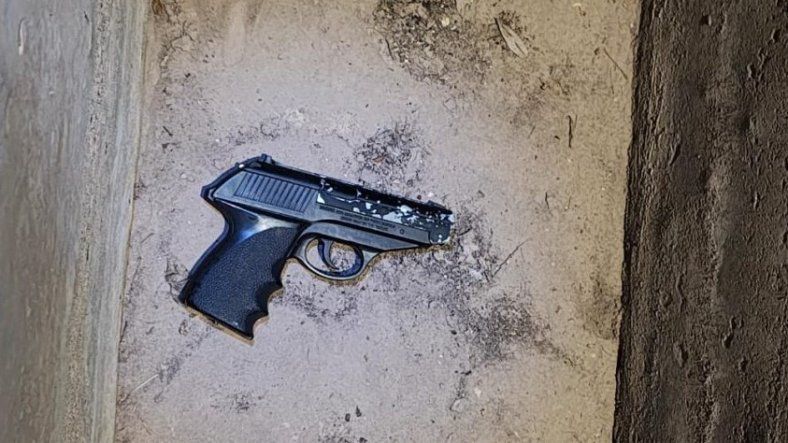 Una de las armas incautadas en los procedimientos realizados por la Policía de Mendoza.&nbsp;