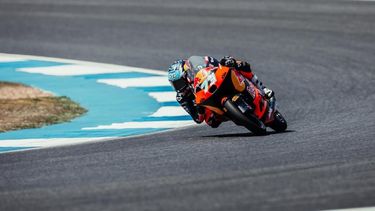Valentín&nbsp;Perrone lideró en Misano, pero una maniobra lo relegó al sexto lugar en el Gran Premio de San Marino.