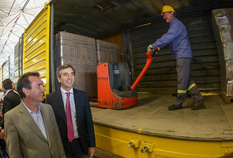 Salida de tren con 24 palets con producción de seis bodegas de Mendoza
