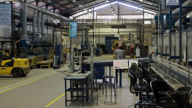 Alertan por la destrucción de 100.000 empleos