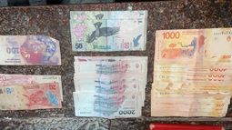 Parte del dinero incautado durante el allanamiento en Las Heras.&nbsp;