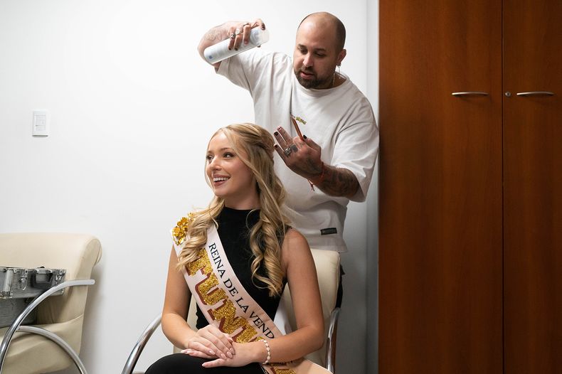 La soberana, en plena sesión de maquillaje con Deborah Funes Esteticista y peinado con Pascual Porco Estilistas.