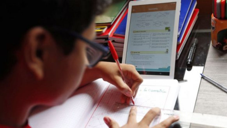 Es importante entender que el objetivo de cualquier política educativa provincial es garantizar que los recorridos académicos