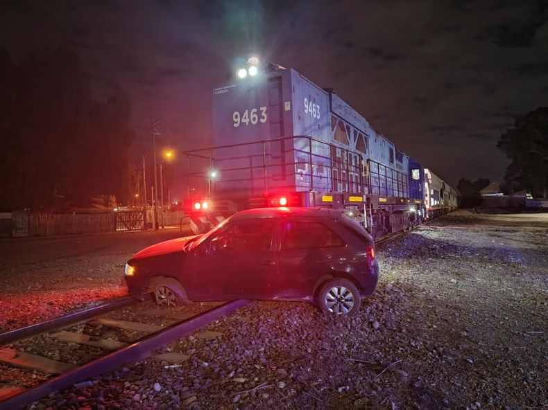 Así quedó el coche tras el terrible accidente vial.&nbsp;