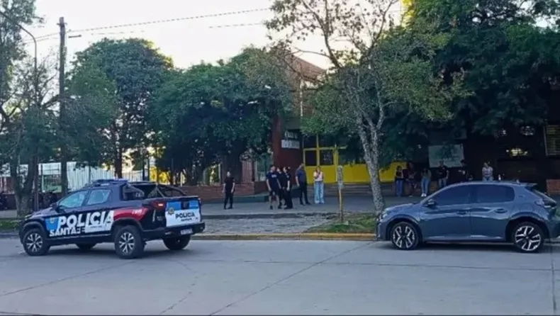 Según las primeras hipótesis, el objetivo del agresor no era la víctima en particular, sino sus propios compañeros de curso