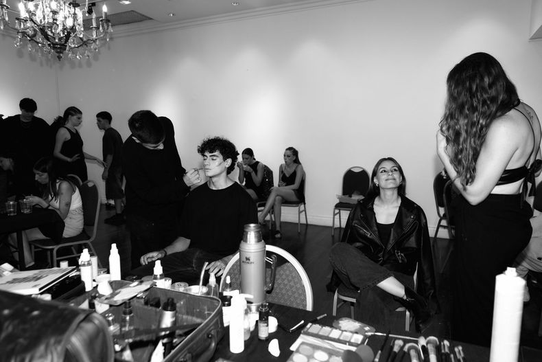 Detrás de escena del fashion show.