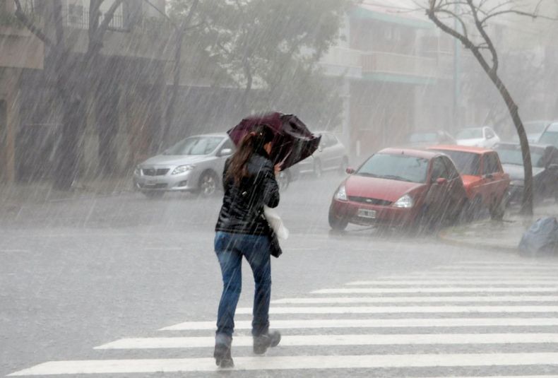 El pronóstico en Mendoza: alertas por tormentas, granizo y nevadas en la cordillera.