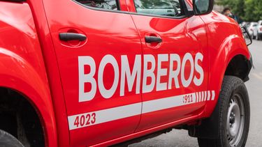 Voraz incendio en Maipú dejó una vivienda prácticamente destruida Voraz incendio en Maipú dejó una vivienda prácticamente destruida