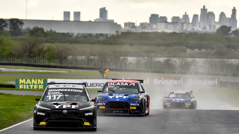 Matías Rossi y Santiago Urrutia dominaron los 200Km de Buenos Aires y se llevaron un triunfo clave para el campeonato.