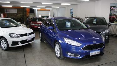 La venta de autos 0KM cayó un 26% con respecto al 2020