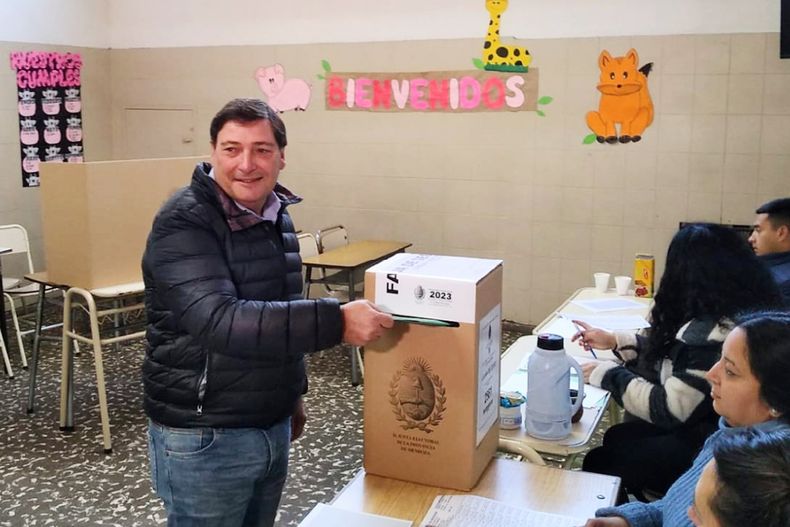 Omar Parisi se impuso en la interna del peronismo en las PASO 2023 y será candidato en septiembre