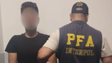 Tras el violento ataque, el imputado se trasladó a España, donde fue localizado y extraditado en octubre