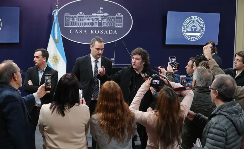 Escándalo en Casa Rosada: el Gobierno cerró el ingreso a periodistas por presunto. espionaje