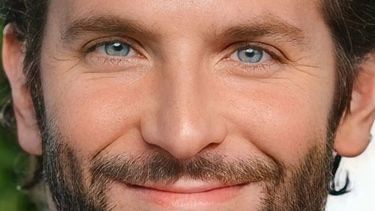 Bradley Cooper busca el Óscar con su nueva película en Netflix.