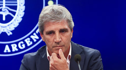 Luis Caputo, Ministro de Economía. Luis Caputo, Ministro de Economía.