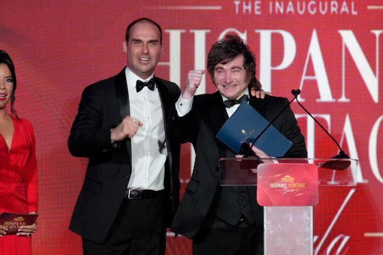 El mandatario argentino se encontró con Eduardo Bolsonaro, hermano del candidato a presidente en Brasil.