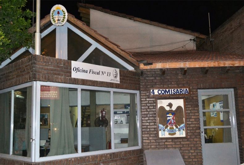 La Oficina Fiscal 13 investiga el robo en la joyería.