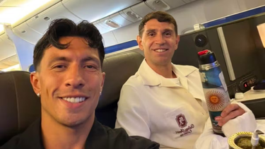 El arquero campeón del mundo compartió una imagen rumbo a Kansas y un detalle físico encendió las alarmas de cara al Mundial 2026. El arquero campeón del mundo compartió una imagen rumbo a Kansas y un detalle físico encendió las alarmas de cara al Mundial 2026.