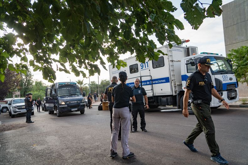 allanamientos, barrio pappa, policia, policia federal.jpg