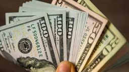 El dólar oficial cerró a $ 108,14 y los dólares bursátiles operan con bajas de hasta 0,9%