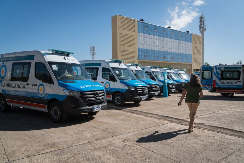 Mendoza recibi&oacute; 18 nuevas ambulancias.