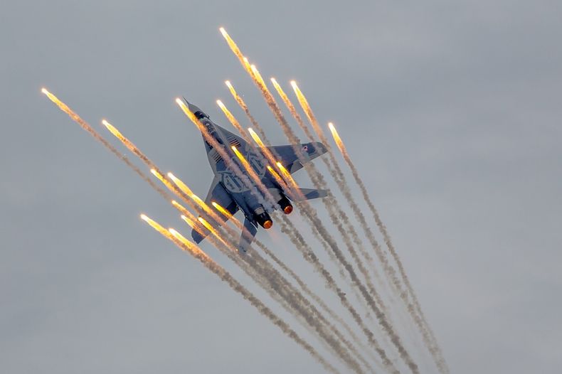 Crece la tensión: Polonia enviará aviones de guerra a Ucrania