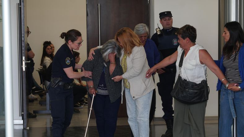 Familiares de las víctimas no ocultaron su angustia tras el fallo del tribunal.&nbsp;