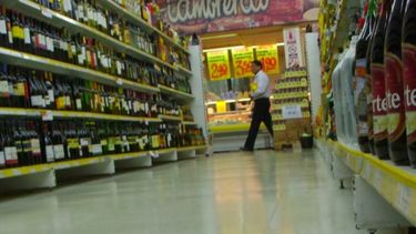 Los planes sociales le pondrán un piso a la caída del consumo