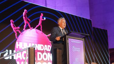 Alfredo Cornejo reapareció en Chile y celebró la convivencia entre ideologías diversas en un foro internacional. Alfredo Cornejo reapareció en Chile y celebró la convivencia entre ideologías diversas en un foro internacional.